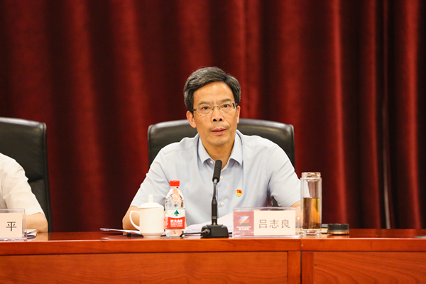 省國(guó)資委黨委副書記、副主任呂志良出席會(huì)議并講話。 顧明杰 攝.jpg